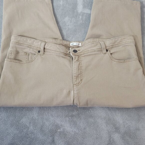 Lee Women Jeans 18W Plus Capri Lower on Waist Beige Denim Zip Fly Comfy CAP3E - Picture 3 of 8